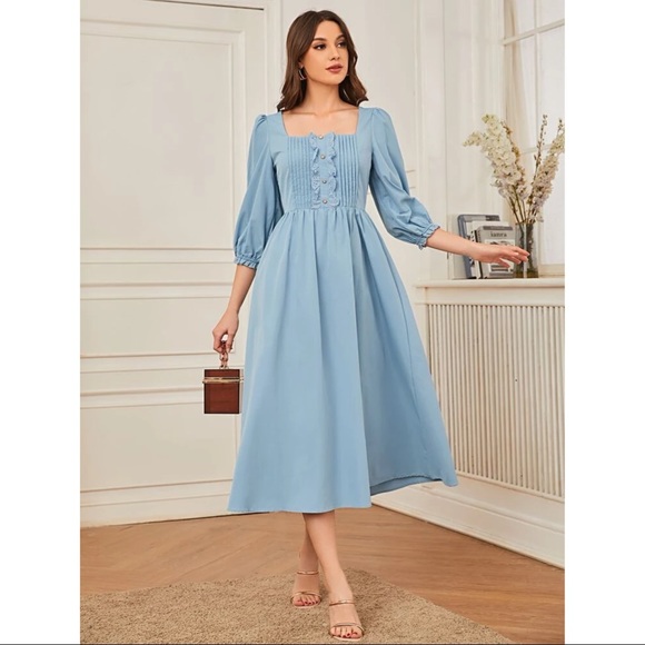 Light blue embroidered dress - Picture 1 of 3